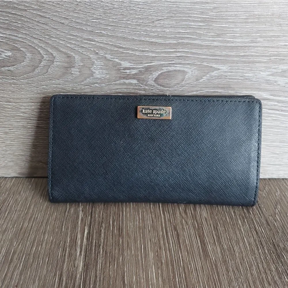Classic Kate Spade Bifold Snap Wallet